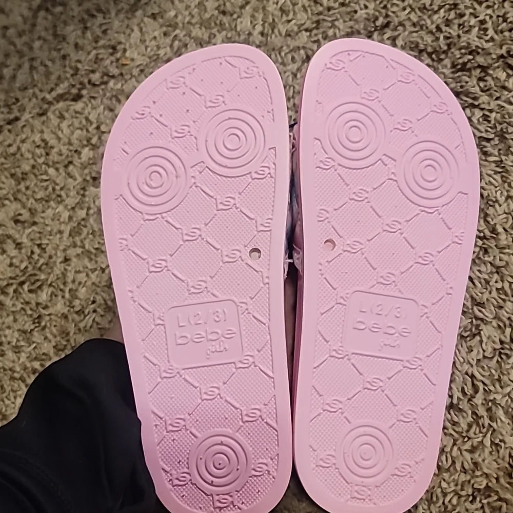 BEBE GIRLS QUILTED LOGO SLIDE/SANDAL:  PINK W/ TIE DYE: NWT: SZ L (2/3)